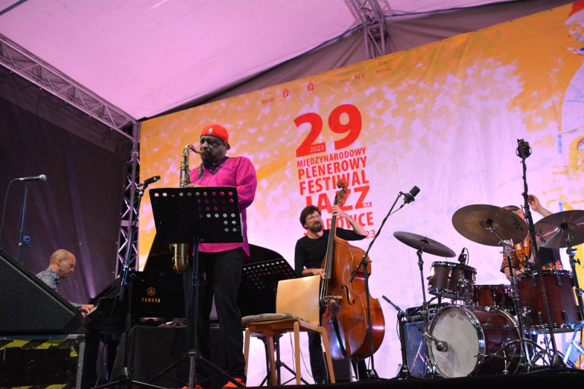 Hamilton de Holanda Jobim Trio - Jazz Na Starówce 2023
